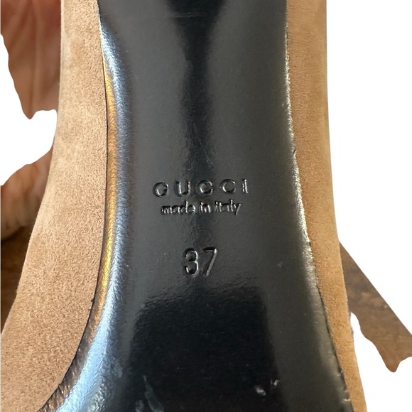 Gucci Suede Platform Heel 37 Tan Nude Soft Brown Ornate 4 1/2” Pump - Picture 4 of 10
